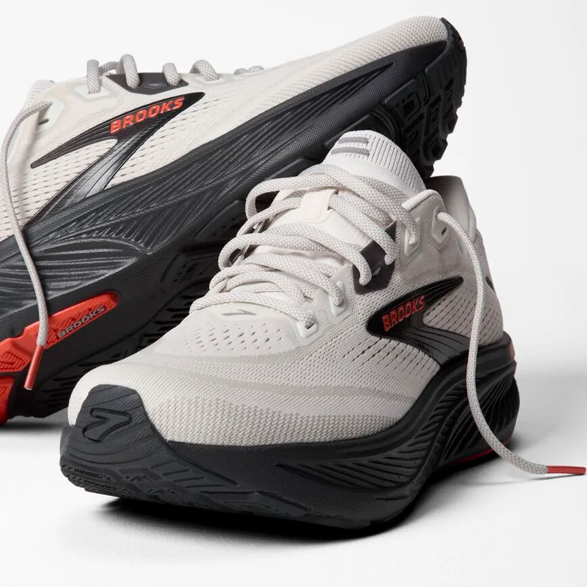 Brooks Ghost 18, maker's photo 2 of 5