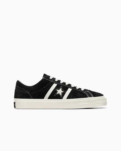 Converse One Star, outer side